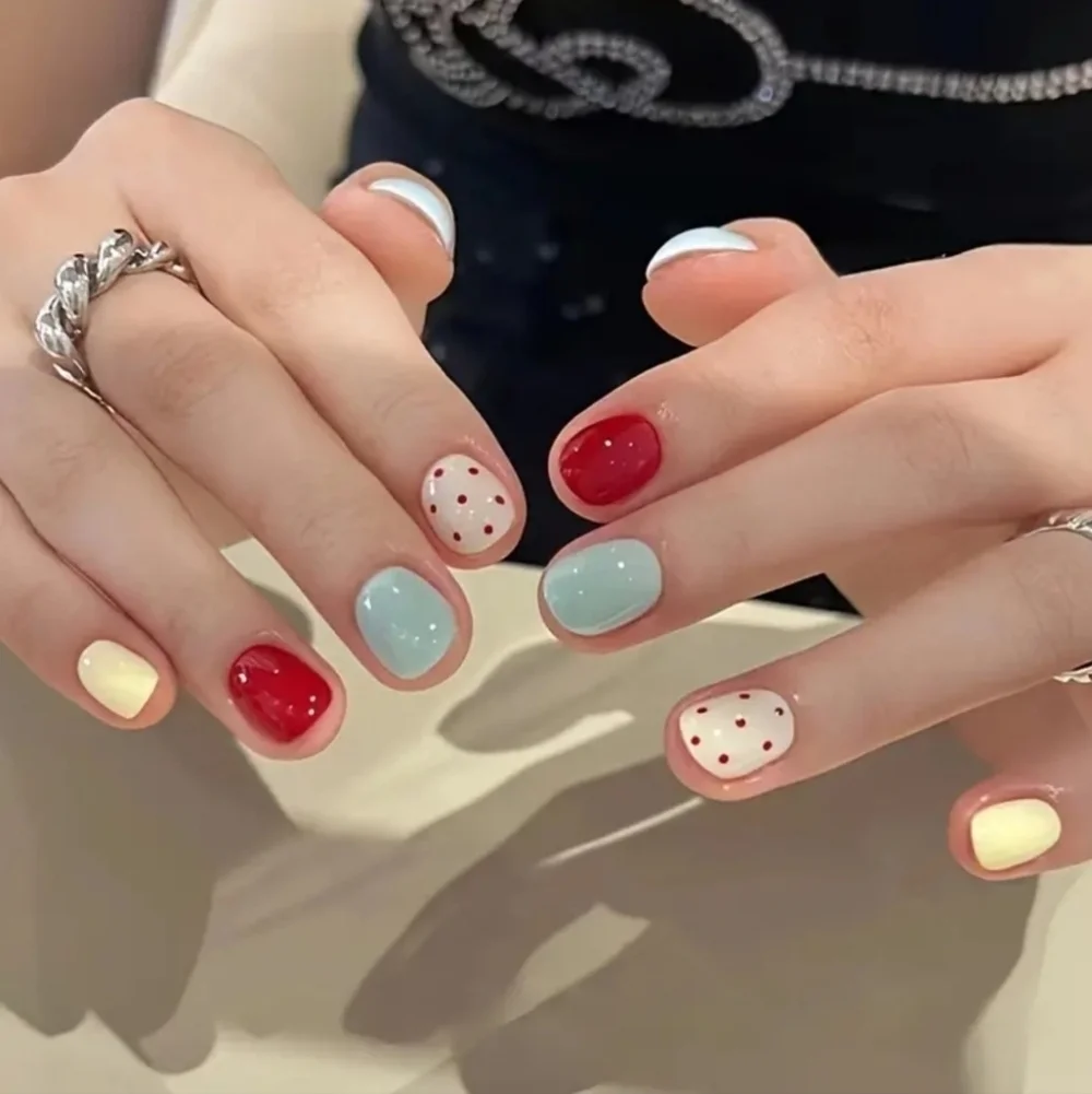 24 Pieces Fake Press On Nails